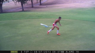 Illustration for article titled This Half-Naked Alamo Golf Club Flag Thief Is Liberty Personified